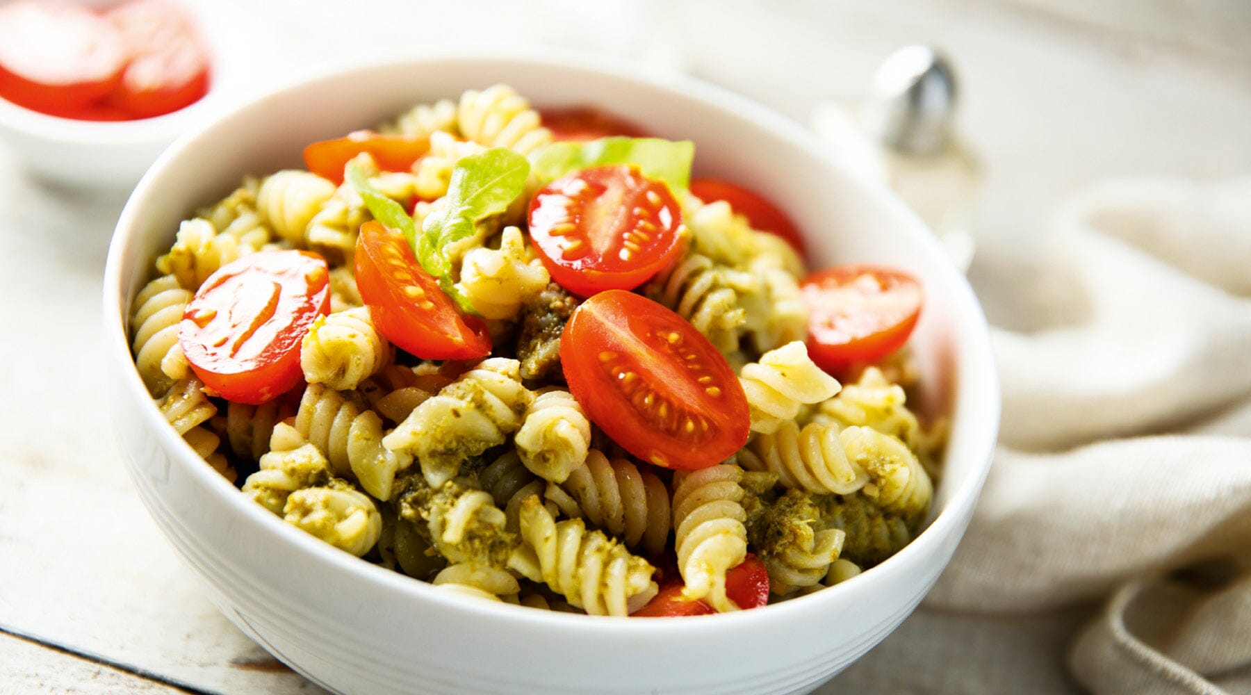 Nudelsalat mit Pesto: Ein mediterraner Genuss