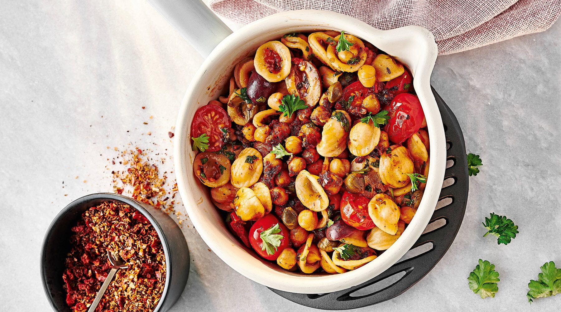 Vegane Puttanesca-Nudeln: Ein einfaches und leckeres Nudelrezept