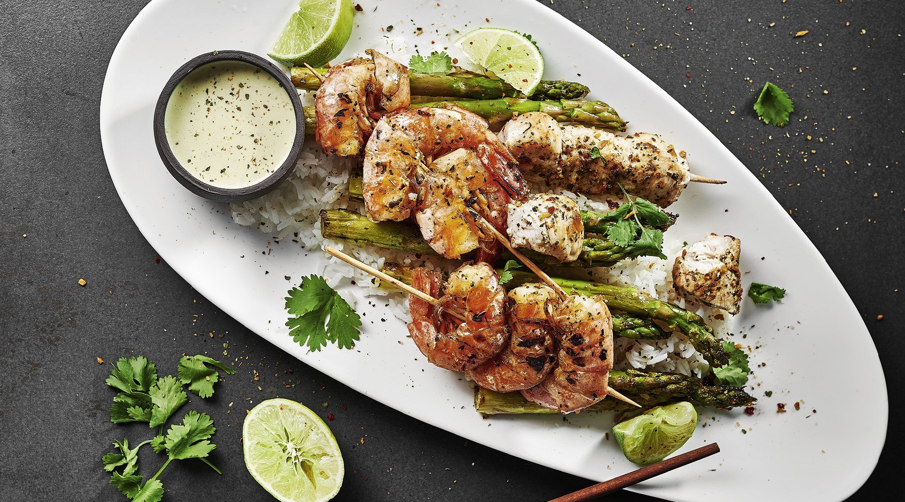 THAI CURRY MIT SPARGEL, GARNELEN & HÄHNCHEN