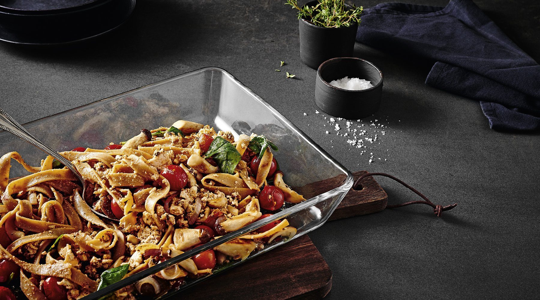 Schnelle Pilz-Tagliatelle mit gebackenem Feta