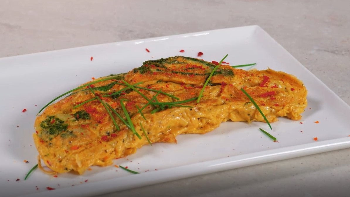 Omlett mit Thai Blend, Spargelbrokkoli, Champignons & Chili