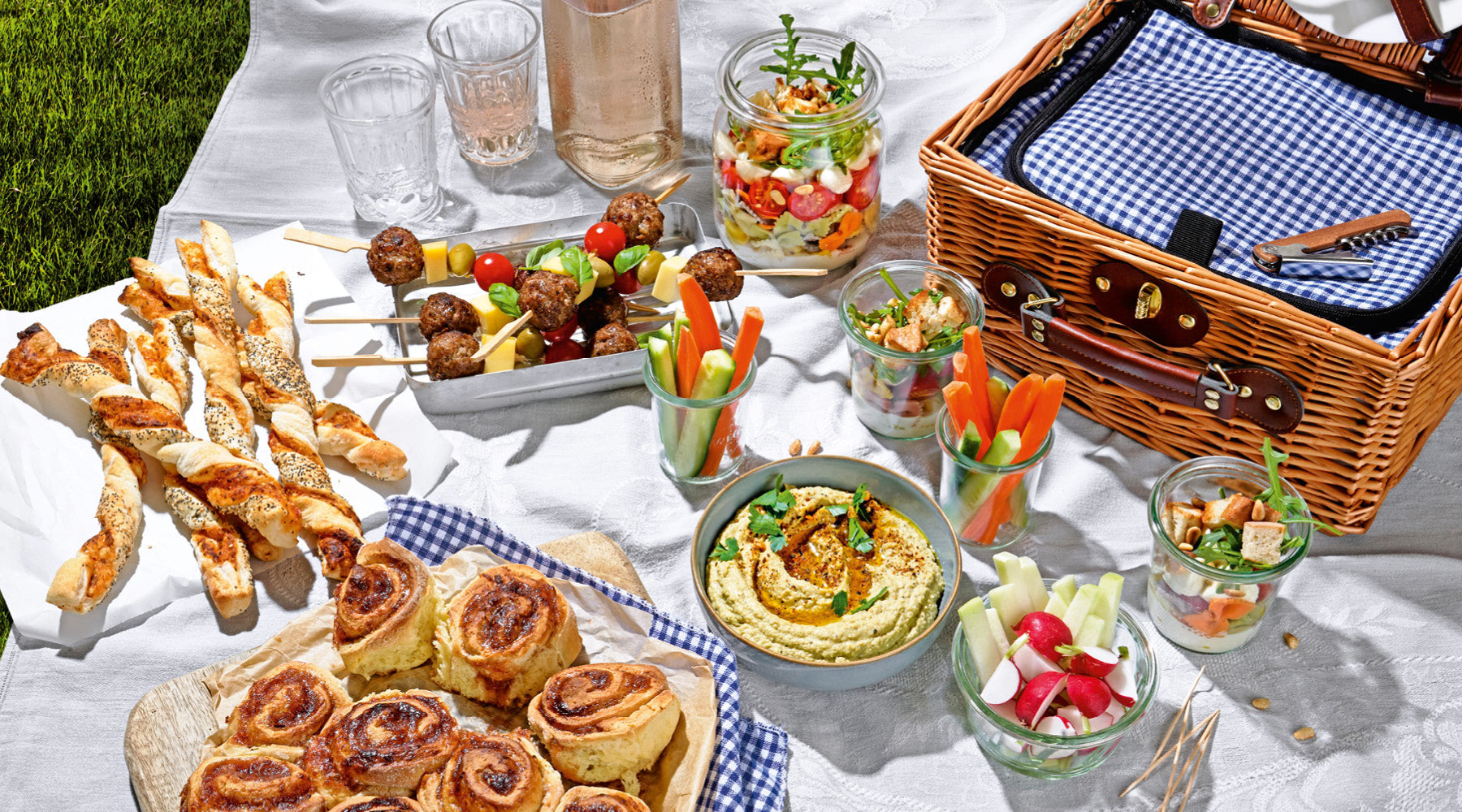 Leckere Picknick Snacks: Rezepte und Ideen für kulinarische Ausflüge im Freien