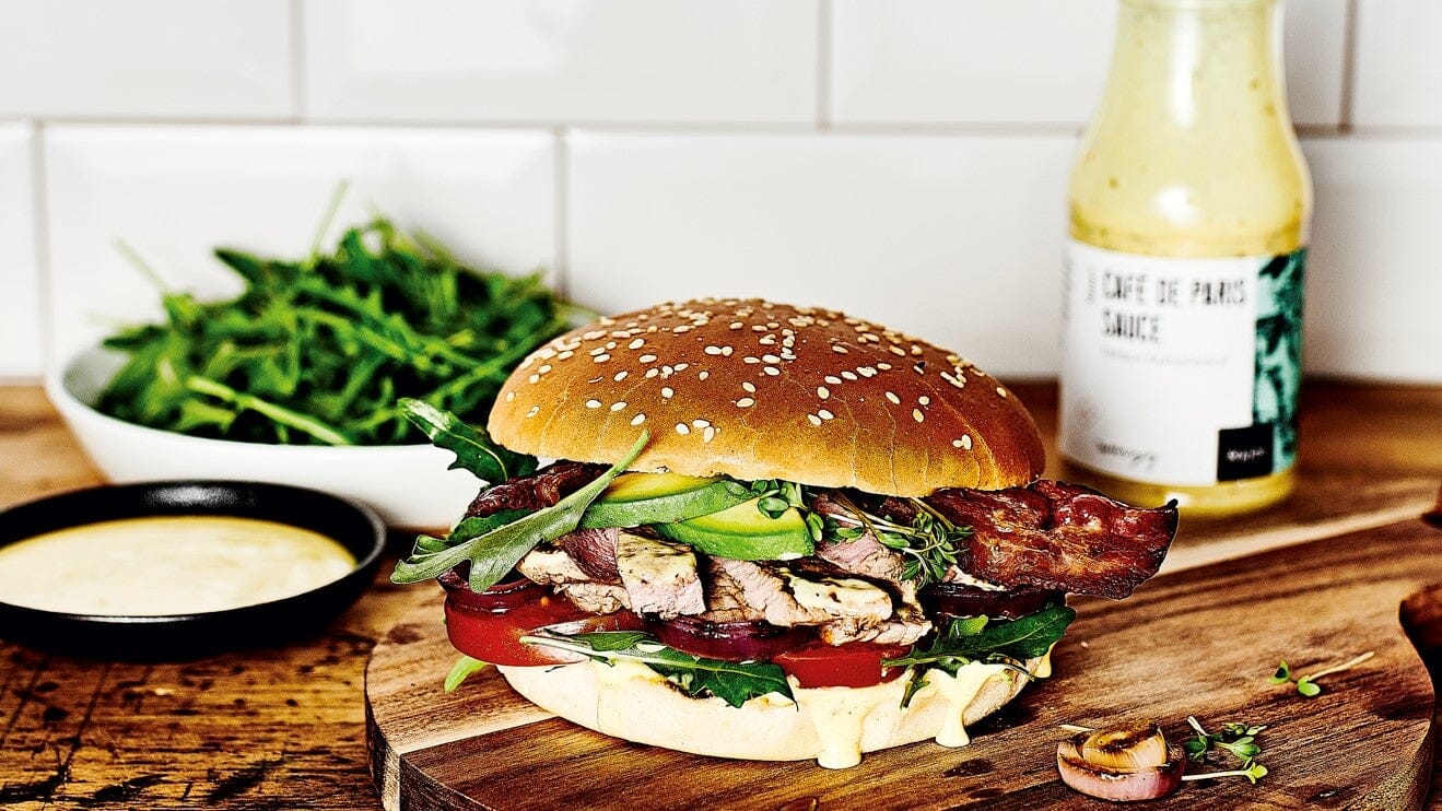Café de Paris Burger mit Steakstreifen