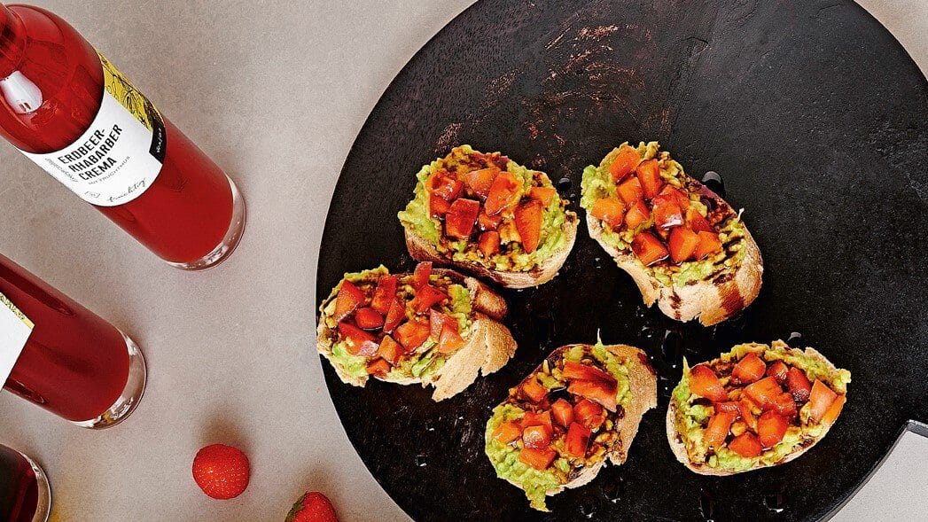 Avocado-Basilikum-Bruschetta