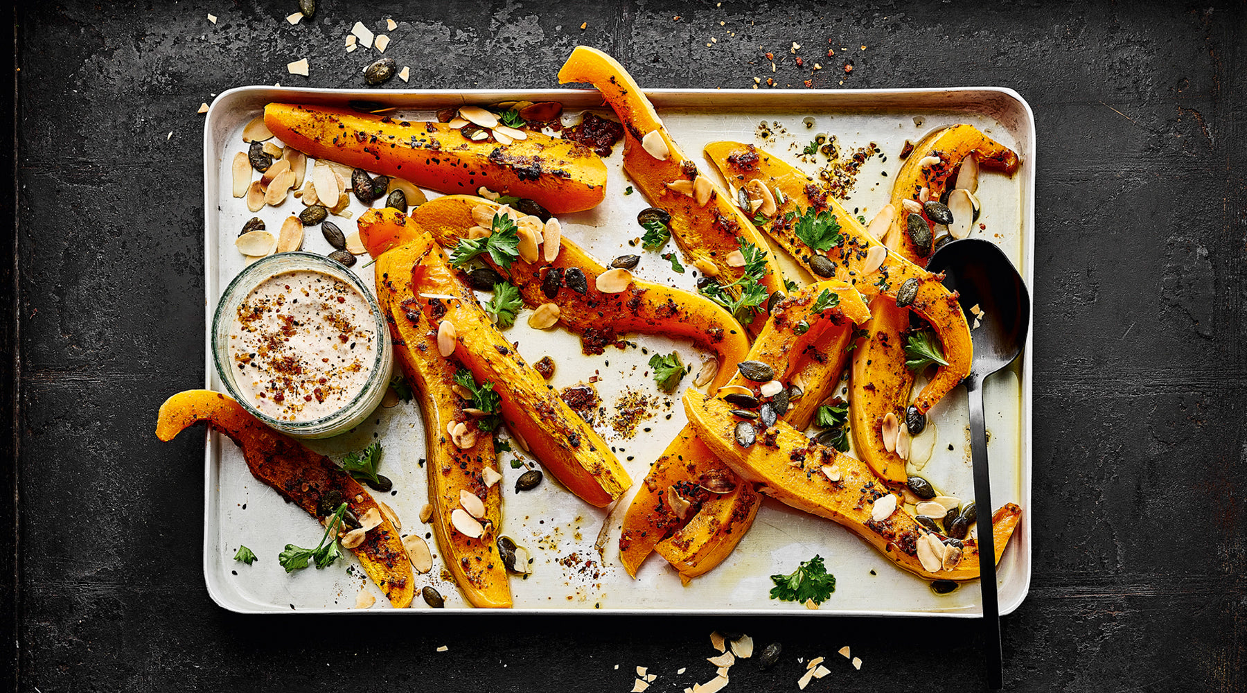 Butternut Kürbis aus dem Ofen mit Orient-Dip Rezept