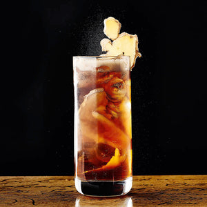 Absacker im Cocktailglas mit Ingwer
