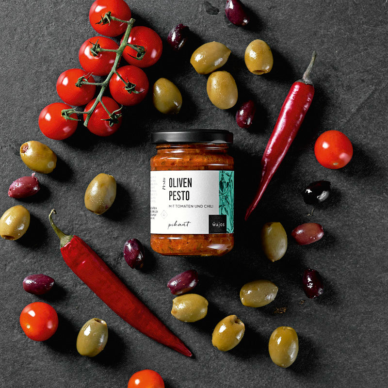 Oliven Pesto dargestellt mit Aromen