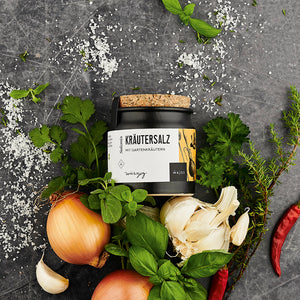 Kräutersalz dargestellt mit Aromen
