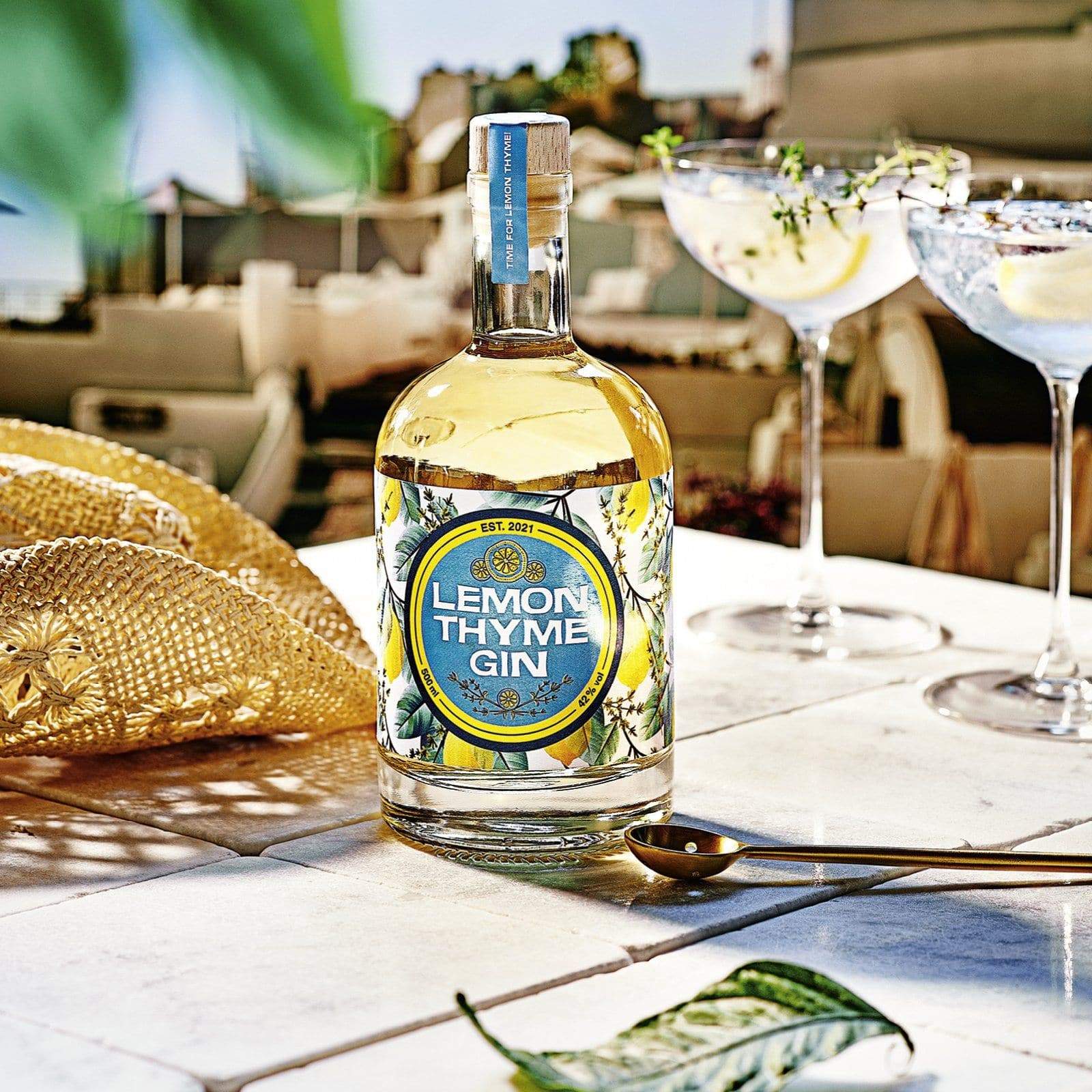 Lemon Thyme Gin mit Cocktail