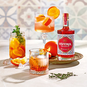 Osterol Likör - Orangen-Bitter dargestellt mit Cocktails