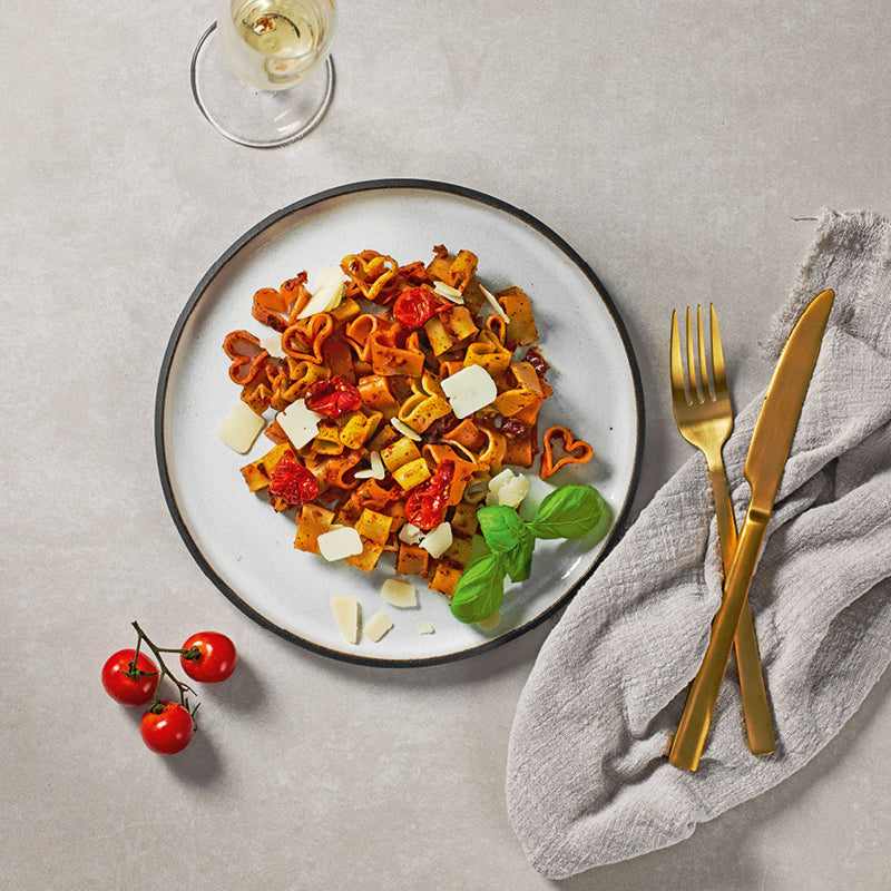 Herznudeln dargestellt im Rezept Herznudeln mit Arrabbiata Sauce
