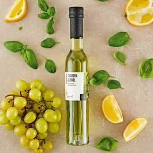 Wajos Traubenkernöl mit Zitrone & Basilikum dargestellt mit Aromen