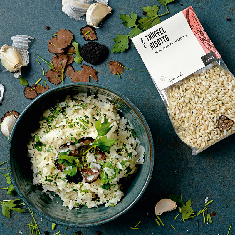 Trüffel Risotto dargestellt auf dem Teller