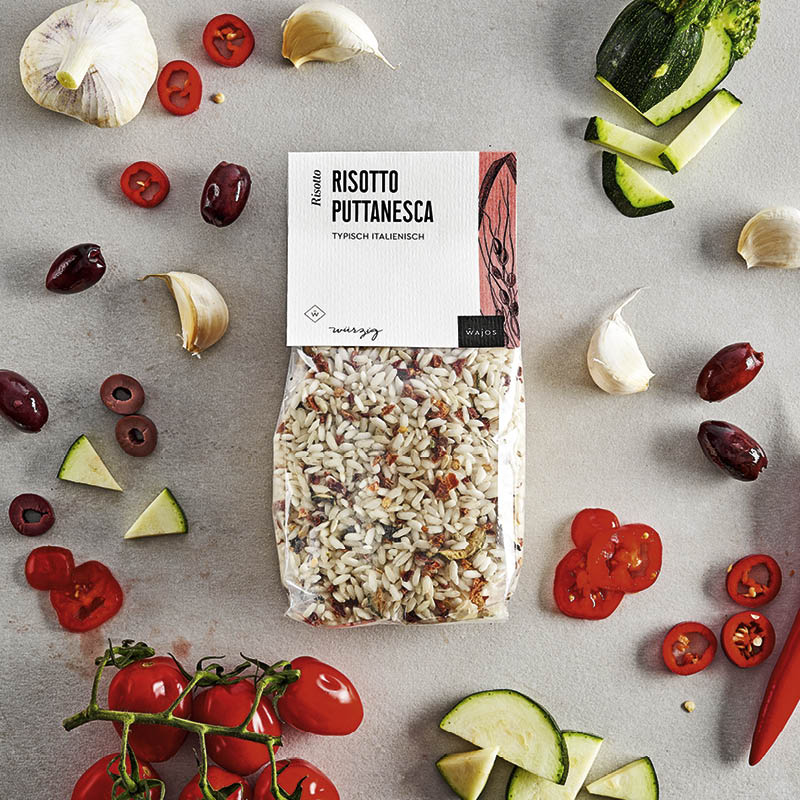 Risotto Puttanesca dargestellt mit Aromen