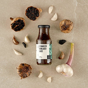 Schwarzer Knoblauch Sauce dargestellt mit Aromen