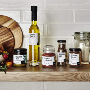 Pizza Set - 5 Produkte im Küchenregal