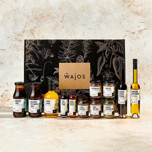 Geschenkbox für Grillmeister mit Produkten davor