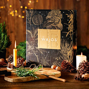 Wajos BBQ Adventskalender auf weihnachtlich gedecktem Tisch