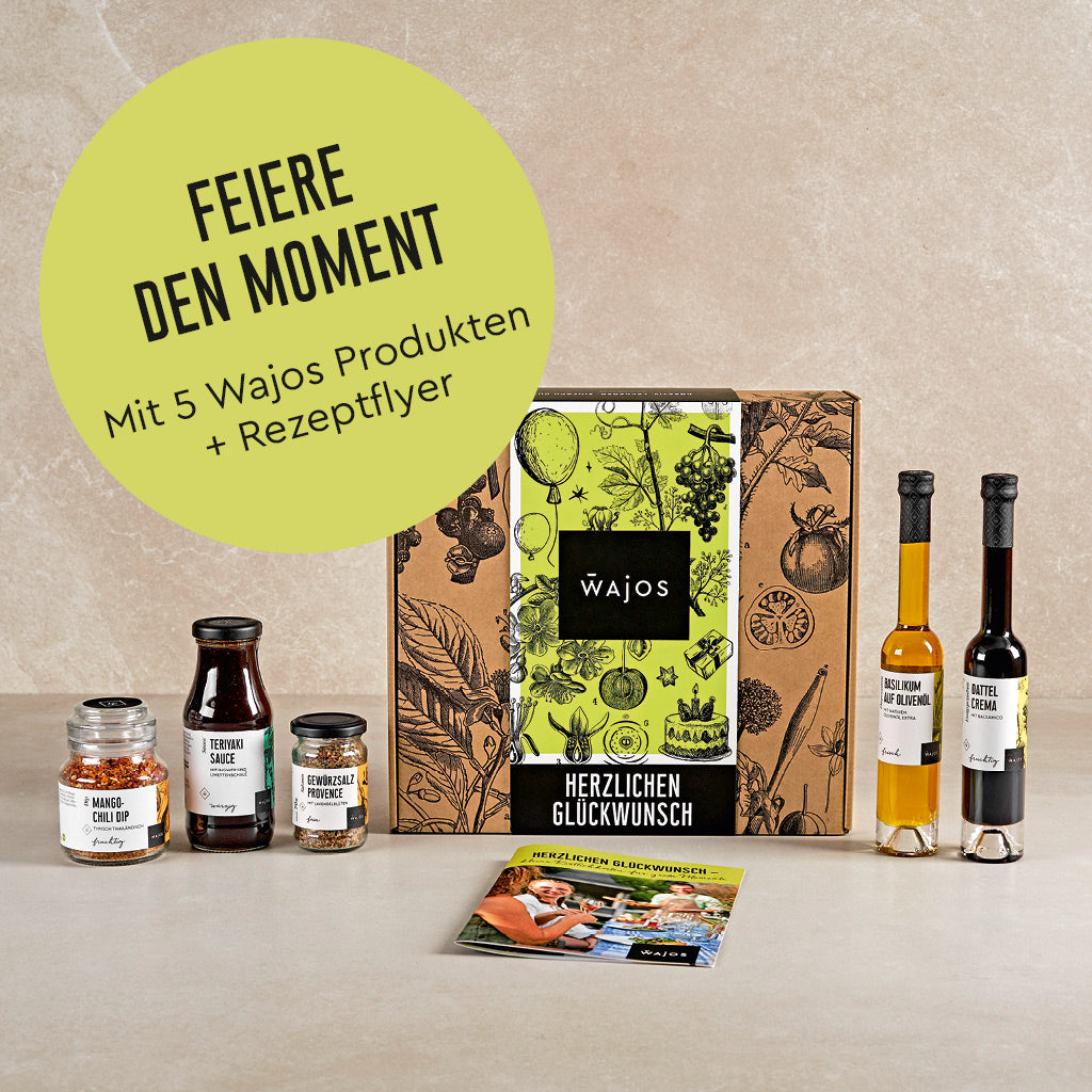 Wajos Geschenkset Herzlichen Glückwunsch mit Produkten stehend