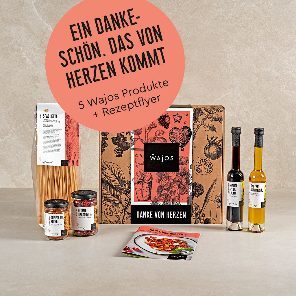 Wajos Geschenkbox Danke von Herzen mit Produkten stehend