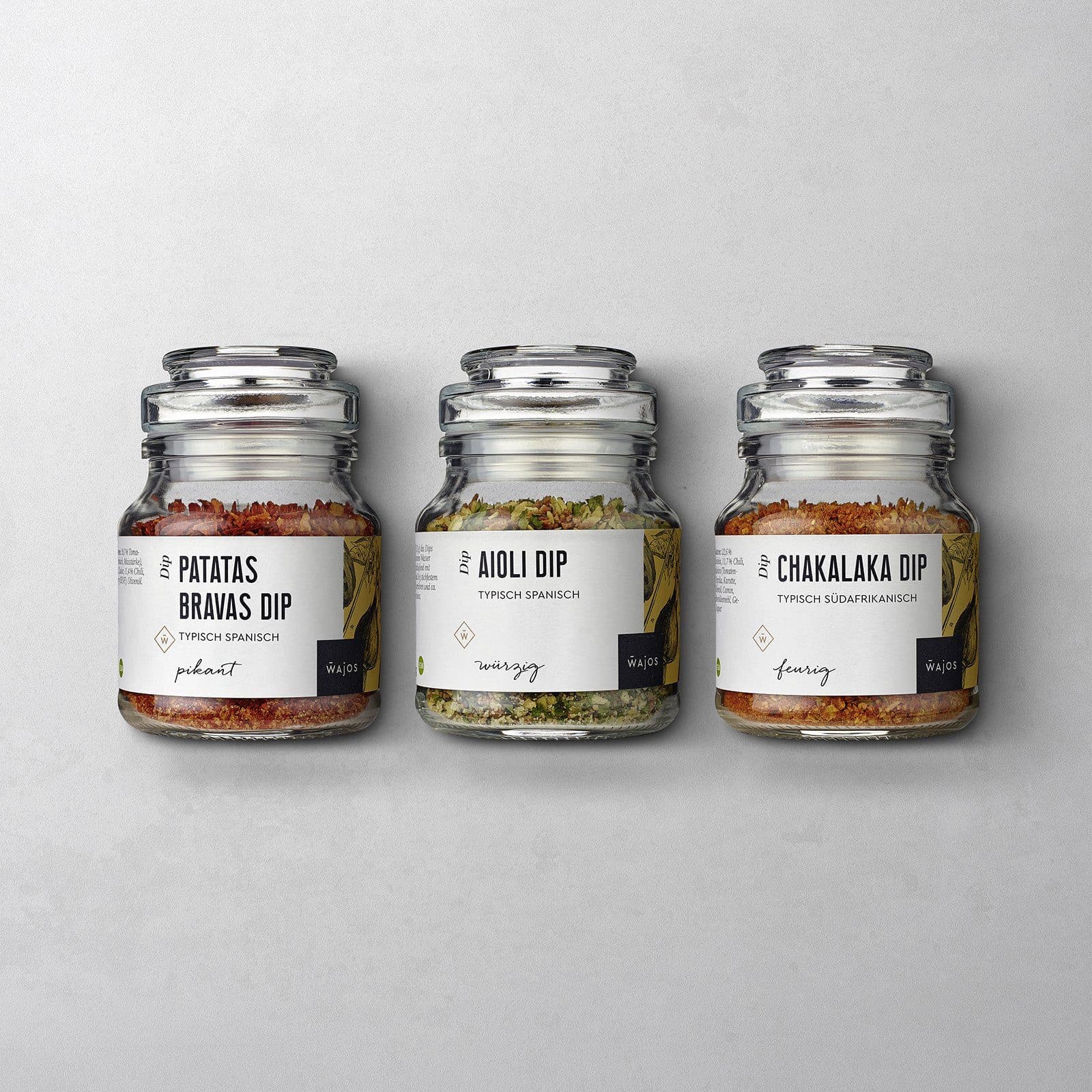 Chocolate Liqueur Dubai Style dargestellt im Glas und mit Dubai Schokolade