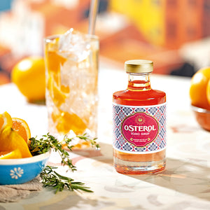 Osterol Tonic Sirup dargestellt mit Cocktail