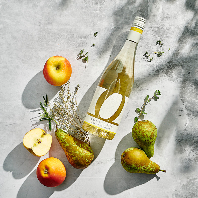 2023 Rivaner feinherb dargestellt mit Aromen