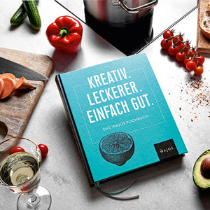 Wajos Kochbuch dargestellt auf Küchenzeile