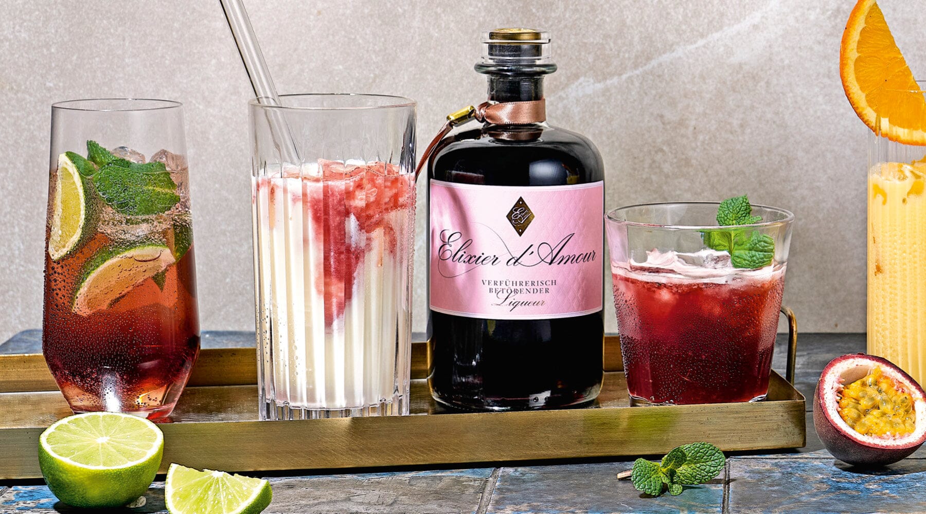 Hugo Rezept mit Likör Twist: Hugo d'Amour Hugo Rezept mit Likör Twist: Hugo d'Amour