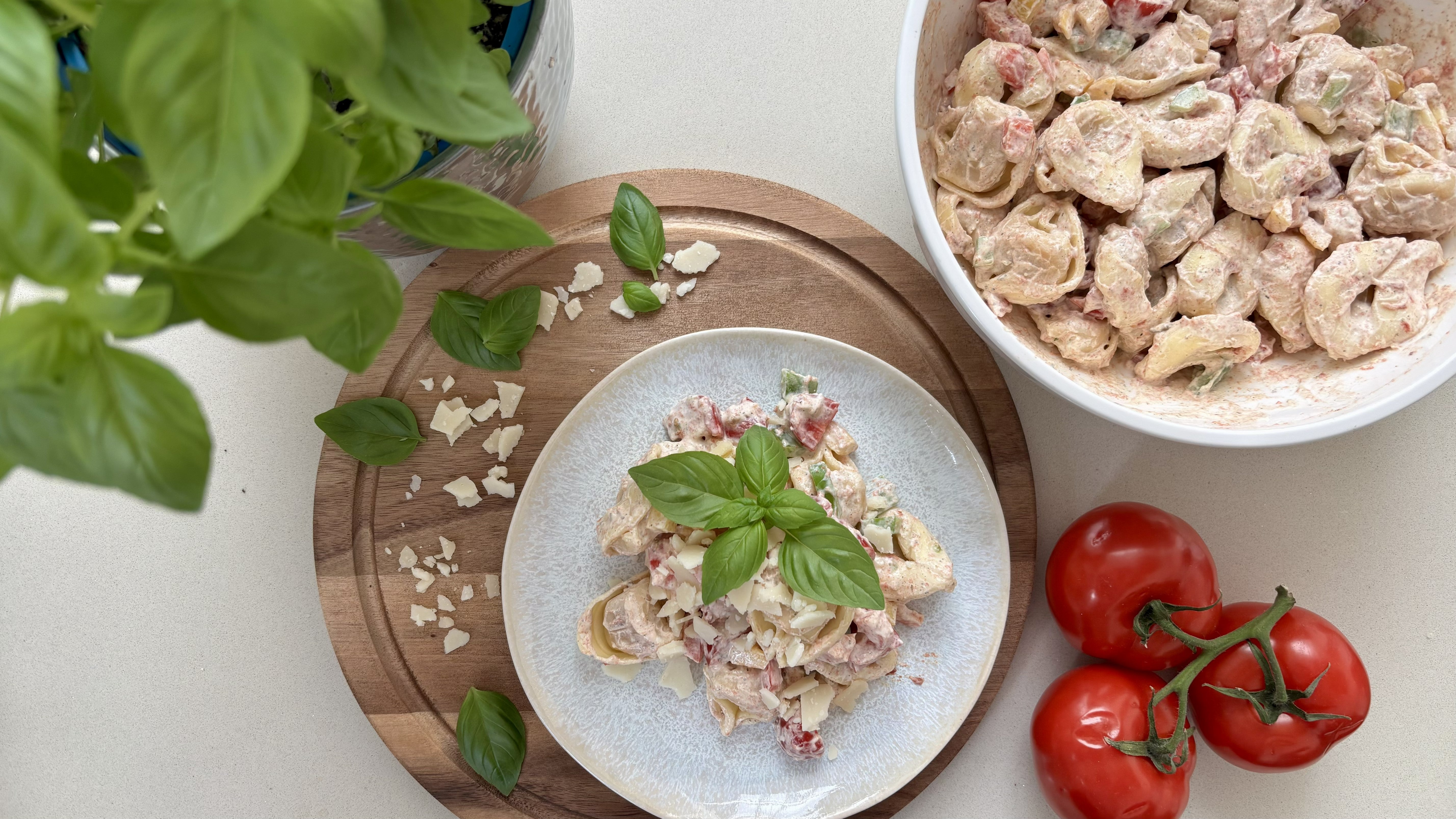 Tortellini Salat - schneller Nudelsalat mit Bruschetta al Formaggio