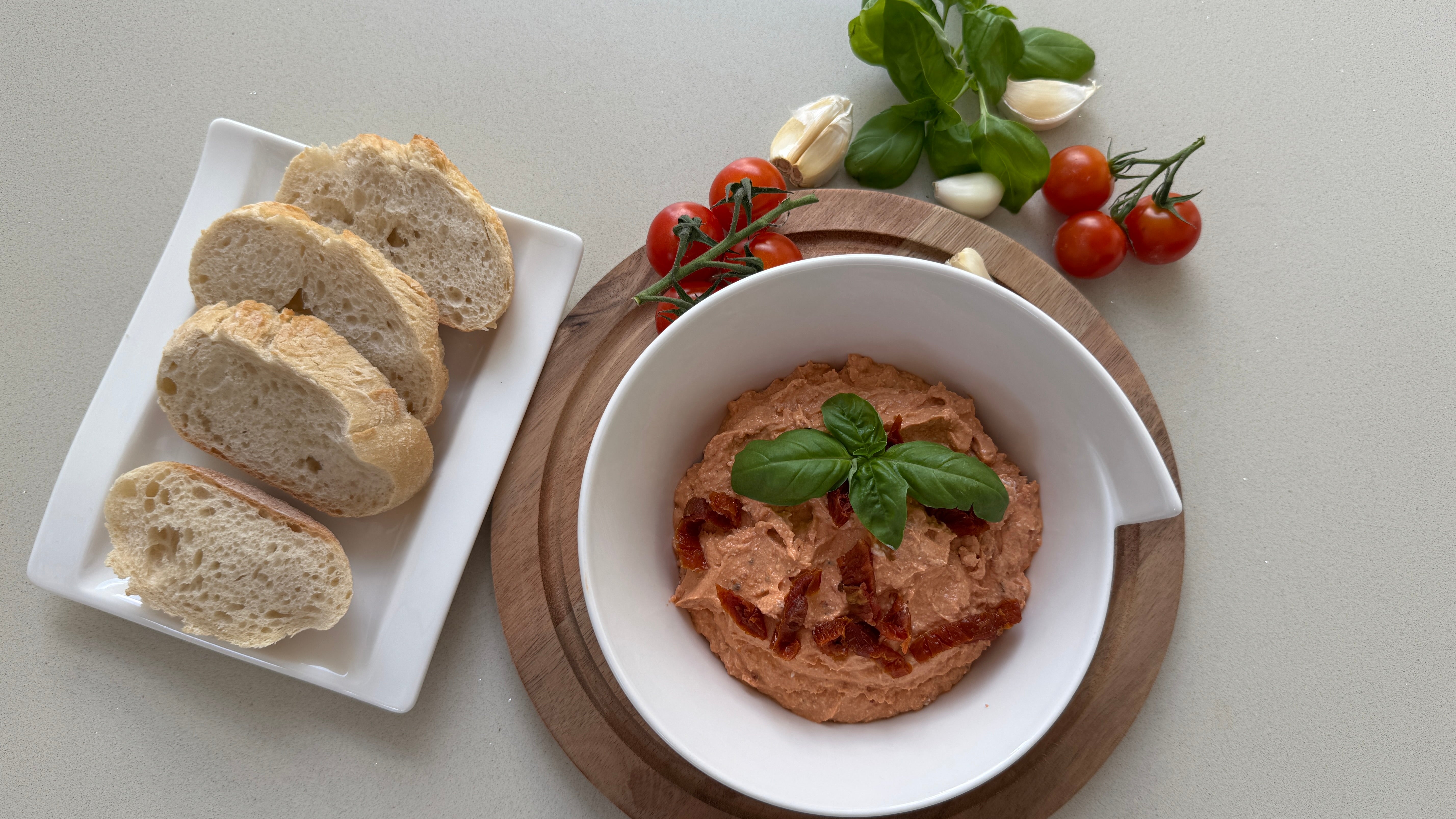 Tomaten Feta Dip