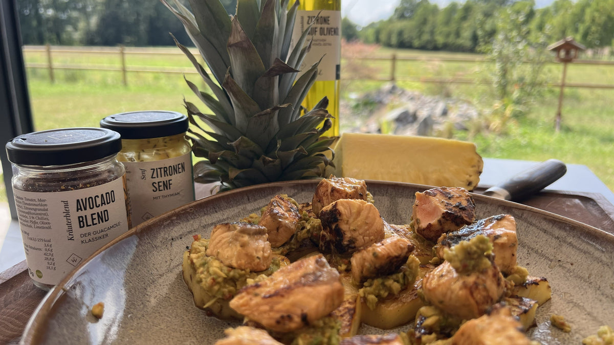 Ananas vom Grill mit Gucamole & Lachs