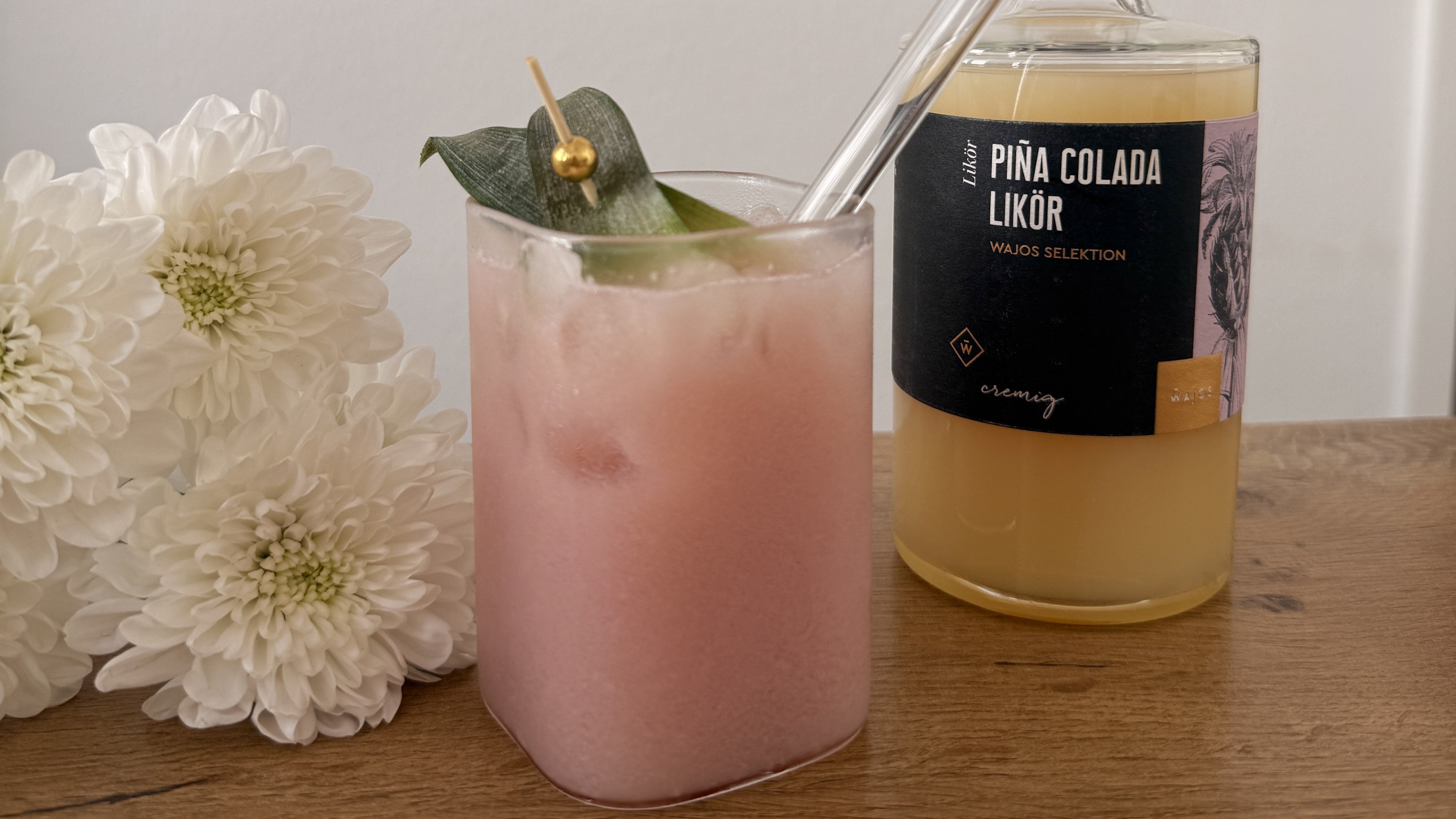 Sunset Cocktail mit Piña Colada Likör