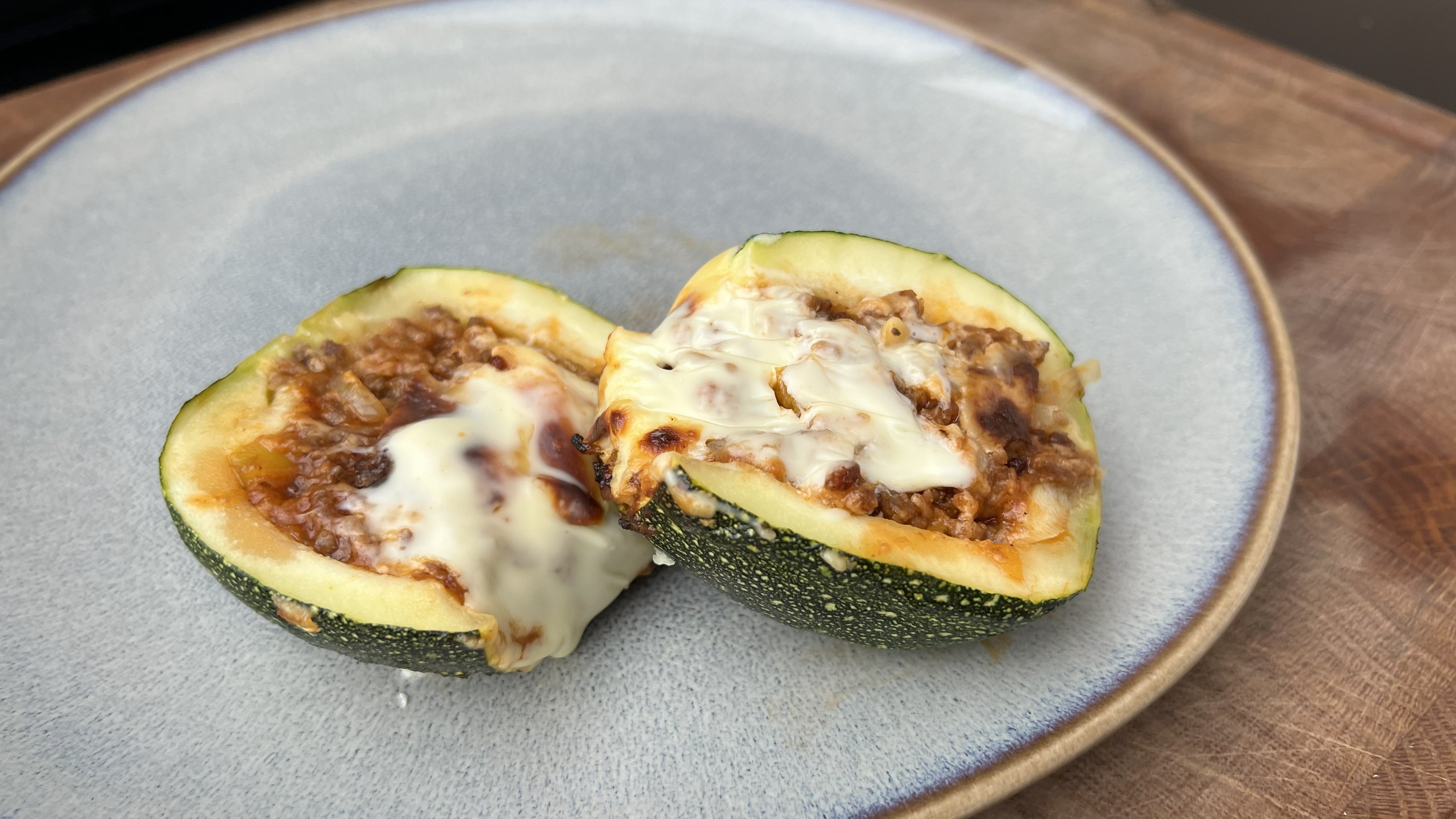 Gefüllte Zucchini mit Hackfleisch aus dem Airfryer