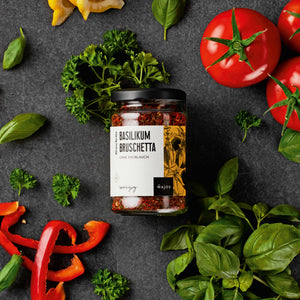Basilikum Bruschetta dargestellt mit Aromen