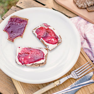 Roter Weinbergpfirsich Fruchtaufstrich dargestellt mit Rezept