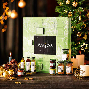 Adventskalender Küche vegan mit weihnachtlicher Deko und Produkten