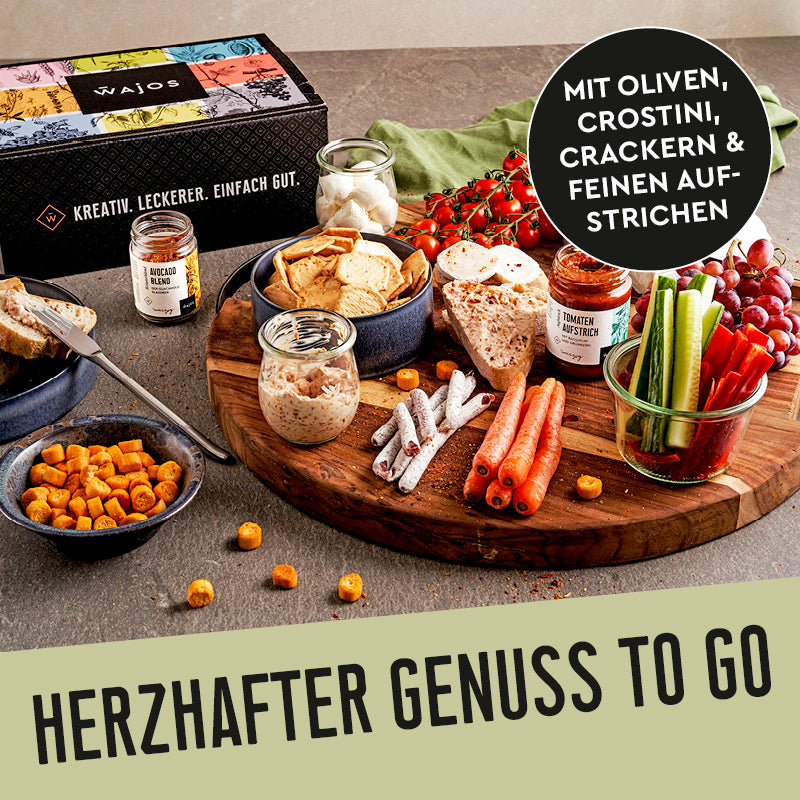 Wajos Snackbox angerichtet mit Rohkosten und Dips