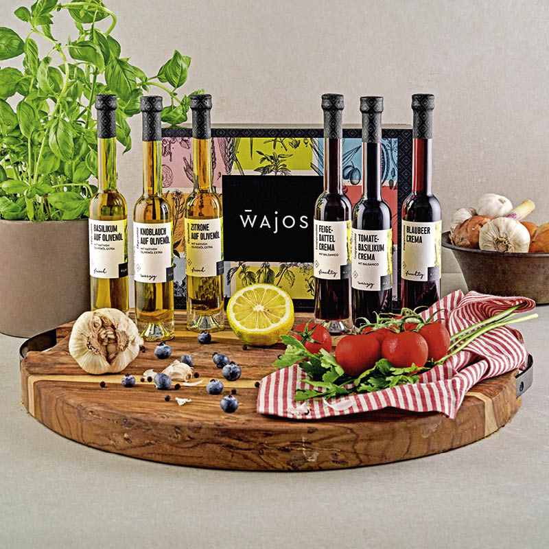 Wajos Neukundenbox Essig und Öl dargestellt mit Zutaten